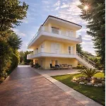 Villa Luxury Seaview 3bdr Maisonette-100m To *