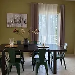 Villa Luxury Seaview 3bdr Maisonette-100m To