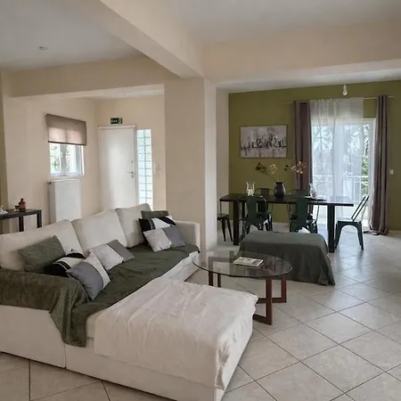 Villa Luxury Seaview 3bdr Maisonette-100m To