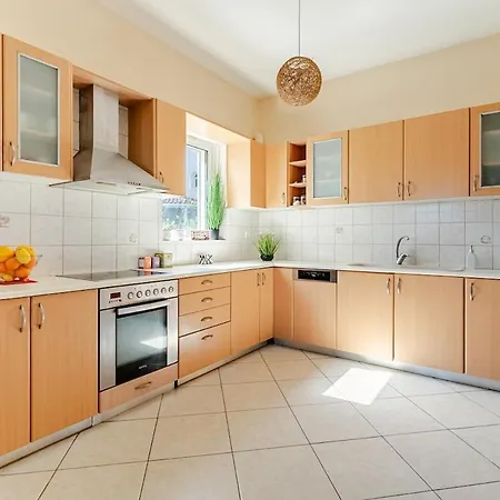 Villa Luxury Seaview 3bdr Maisonette-100m To